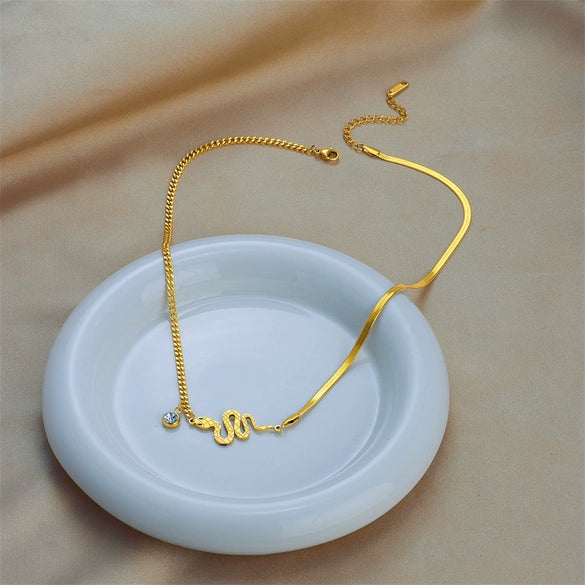 Titanium Steel Asymmetric Snakeshaped Chain Geometric Pendant Necklace With Electroplating