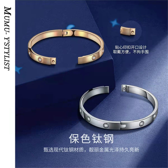 Titanium Steel Bracelet Light Luxury Style Vacuum Plated Real Gold