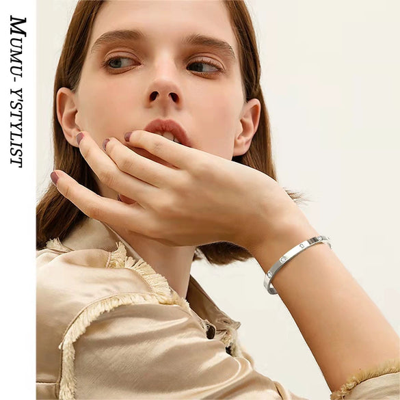 Titanium Steel Bracelet Light Luxury Style Vacuum Plated Real Gold