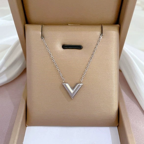Titanium Steel Cartoon Plant Flowers Geometric Style Electroplated Cold Necklace For Women