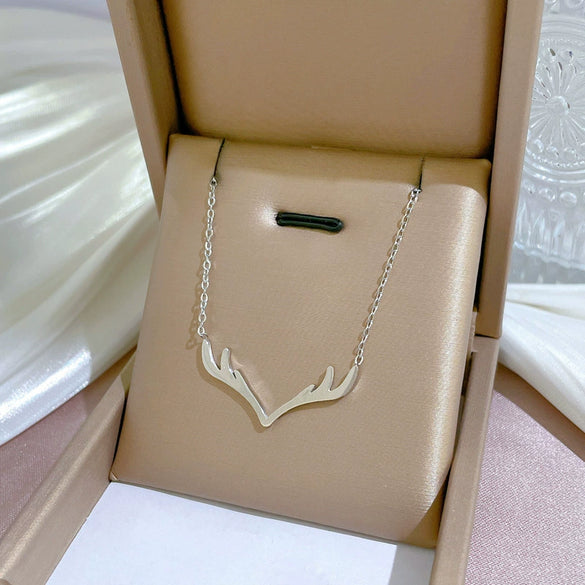 Titanium Steel Cartoon Plant Flowers Geometric Style Electroplated Cold Necklace For Women