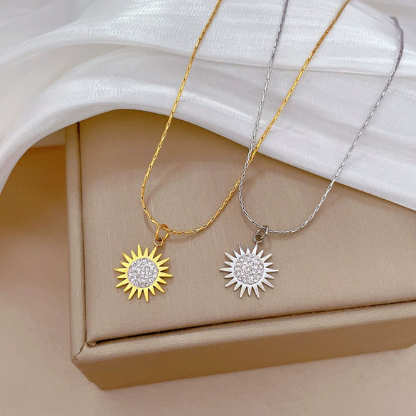Titanium Steel Cold Necklace With Sunflower Pattern And Electroplating For Female Cartoon Style