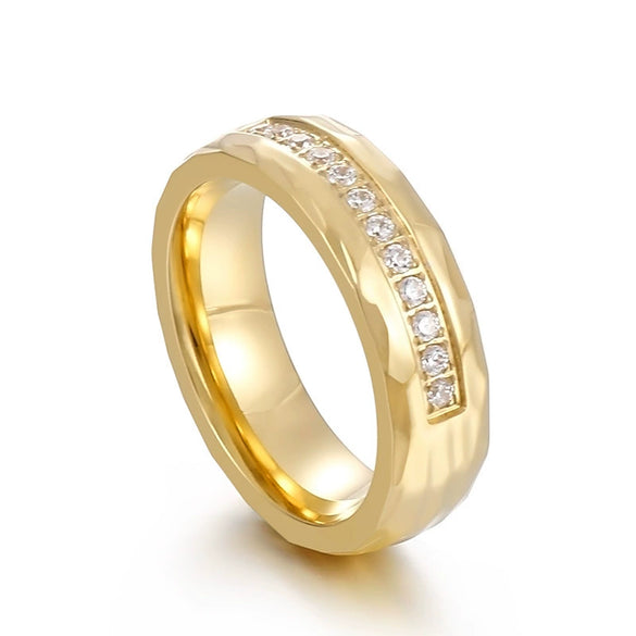 Titanium Steel Couple's Ring With Microinlaid Diamond Hammered Texture And Electroplating