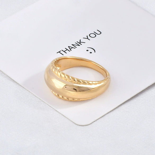 Titanium Steel Croissant Ring With Threaded Edge Geometric Design And Electroplating