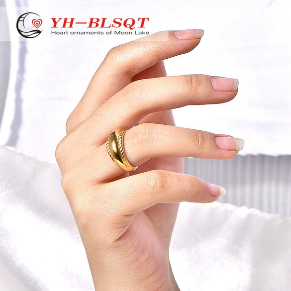 Titanium Steel Croissant Ring With Threaded Edge Geometric Design And Electroplating