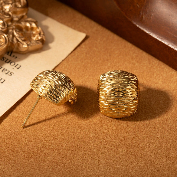 Titanium Steel Cshaped Geometric Women's Earrings With Electroplating And Simple Style