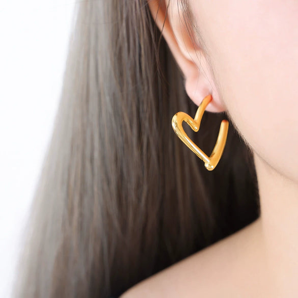 Titanium Steel Cshaped Retro Hollow Earrings With Geometric Design And Electroplating Treatment