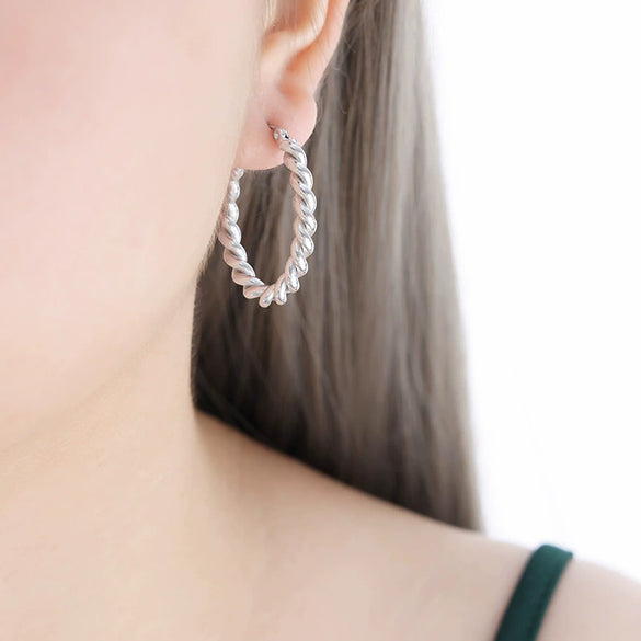 Titanium Steel Cshaped Retro Hollow Earrings With Geometric Design And Electroplating Treatment