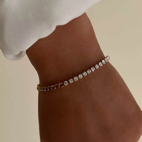 Titanium Steel Cuban Chain Multilayer Stacked With Geometric Pattern And Furnace Vacuum Plated 18K Gold Color Preservation And Diamond Design