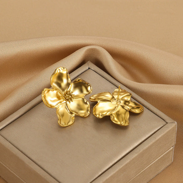 Titanium Steel Earrings Gold Plated With Flower Design Retro Light Luxury Style For Women