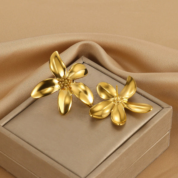 Titanium Steel Earrings Gold Plated With Flower Design Retro Light Luxury Style For Women