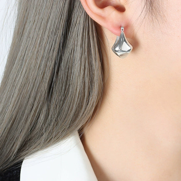 Titanium Steel Electroplated 18K Gold Retro Geometric U Shaped Women's Earrings