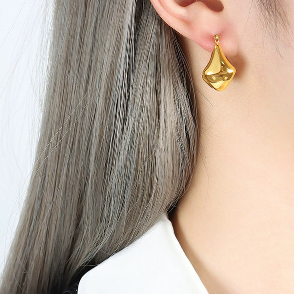 Titanium Steel Electroplated 18K Gold Retro Geometric U Shaped Women's Earrings