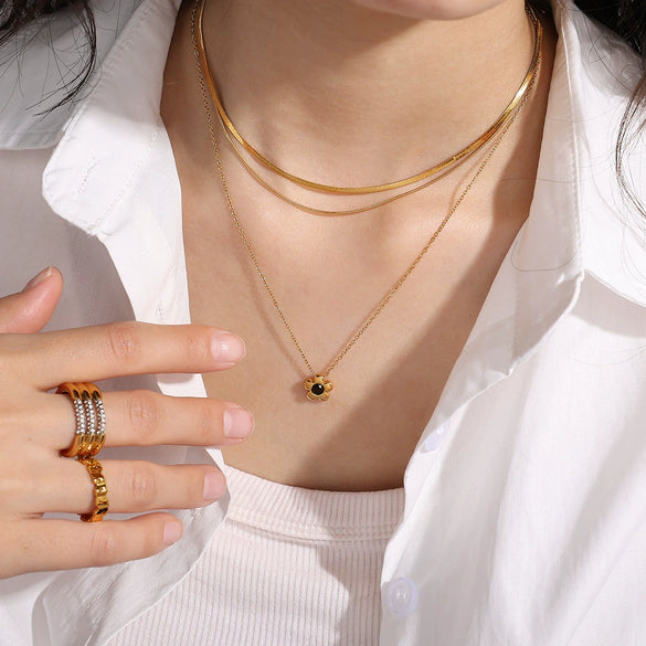 316L Stainless Steel Flower Necklace For Women Electroplated Sweet Retro Exquisite Clavicle Chain