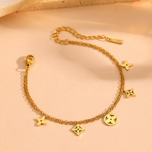 Titanium Steel Flower Pendant Bracelet Electroplated Cartoon Style For Women