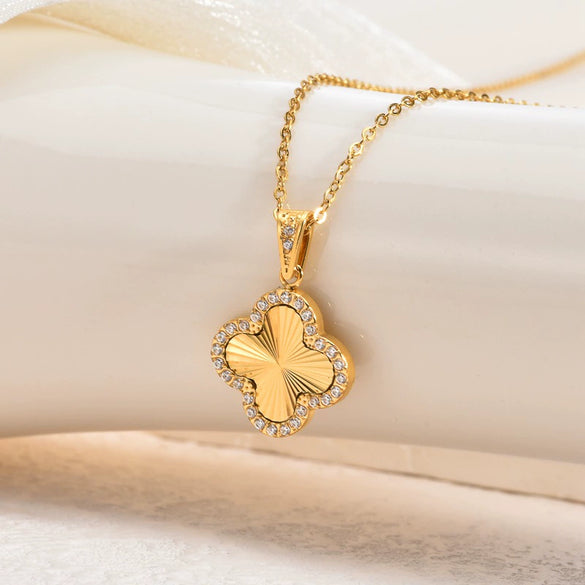 Titanium Steel Fourleaf Clover Electroplated Pendant Necklace Plants And Flowers Style