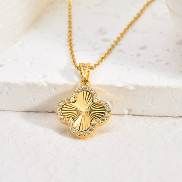 Titanium Steel Fourleaf Clover Electroplated Pendant Necklace Plants And Flowers Style