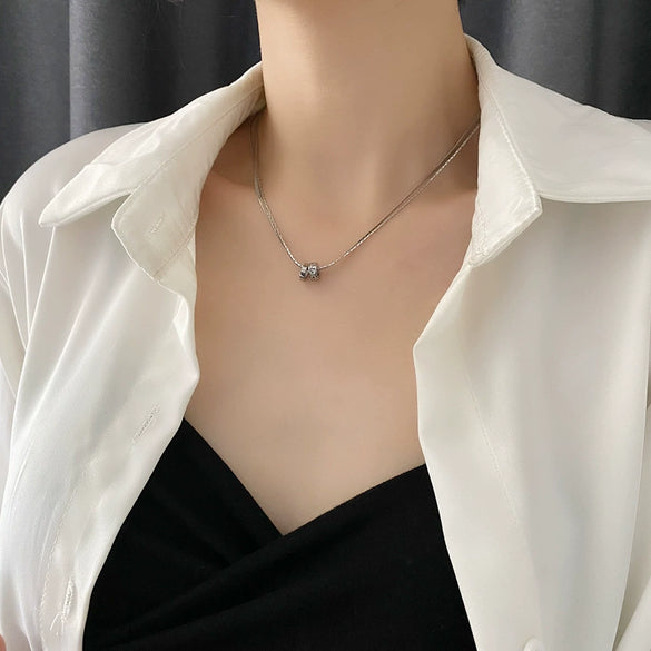 Titanium Steel Geometric Clavicle Chain Necklace For Women With Electroplating And Water Wave Chain Style