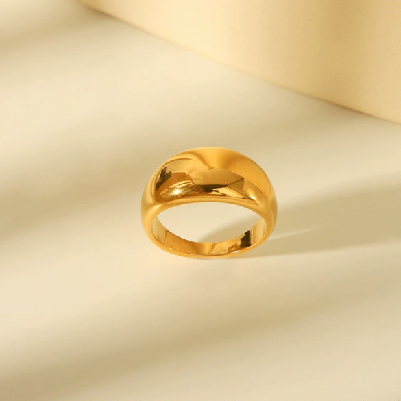 Titanium Steel Geometric Curved Plain Ring For Women With 18K Gold Electroplating
