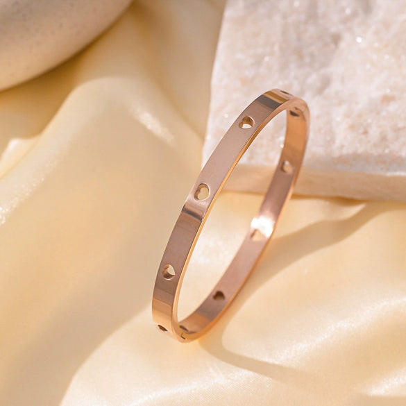 Titanium Steel Geometric Girls Bracelet With Real Gold Electroplating