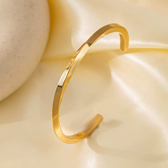Titanium Steel Geometric Girls Bracelet With Real Gold Electroplating