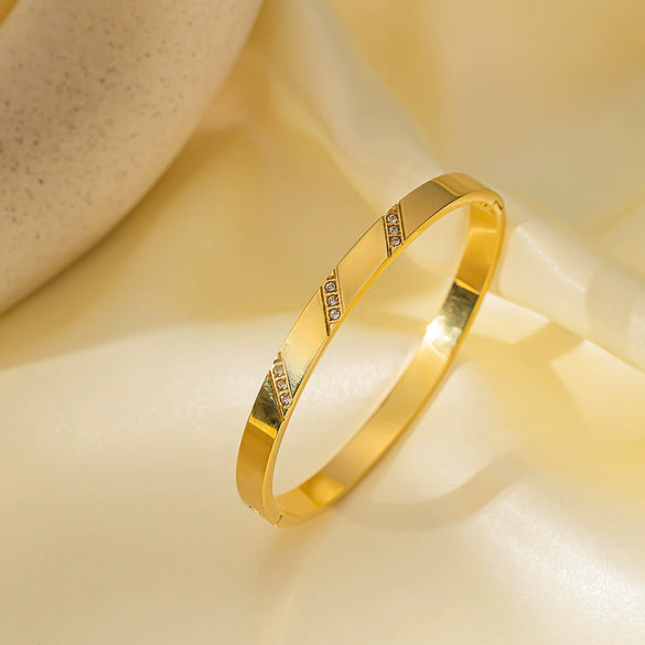 Titanium Steel Geometric Girls Bracelet With Real Gold Electroplating
