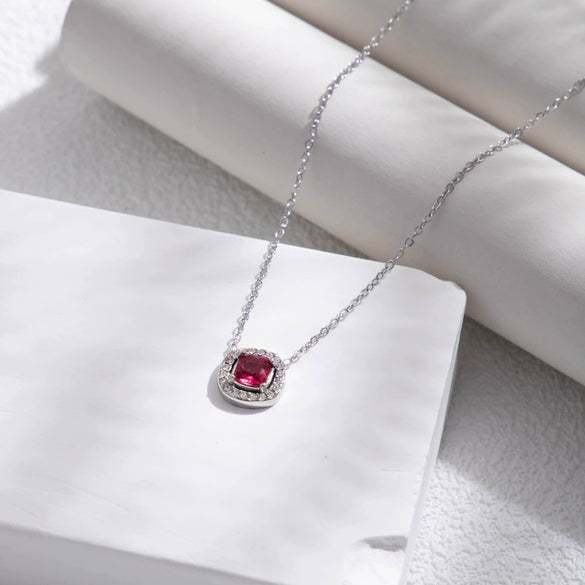 Titanium Steel Geometric High Sense Niche Square Zircon Electroplated Women's Clavicle Chain