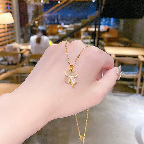 Titanium Steel Geometric Inlaid Zircon Women's Light Luxury Pendant Necklace