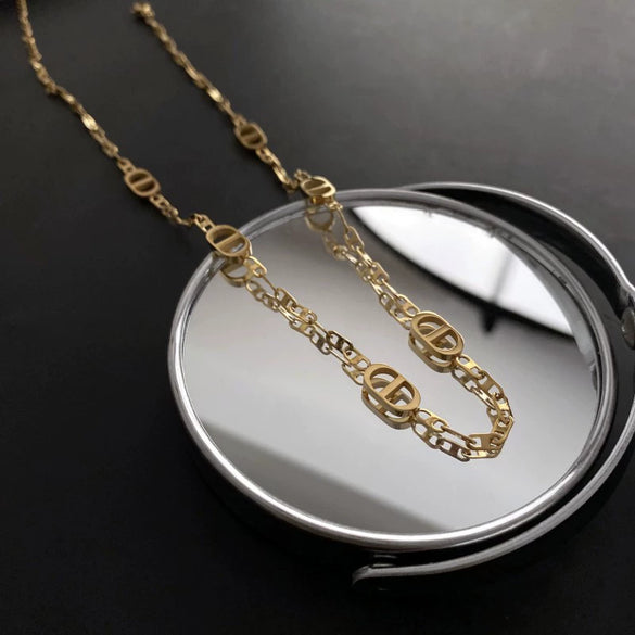Titanium Steel Geometric Light Luxury Retro Women's Necklace With Electroplating