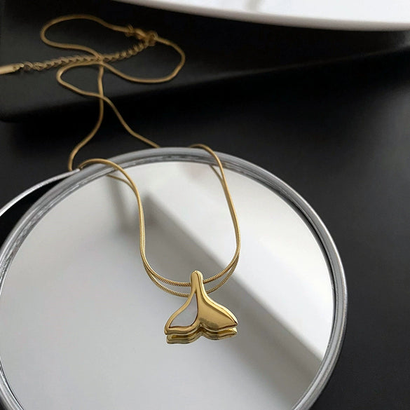 Titanium Steel Geometric Mermaid Tail Clavicle Chain For Female With Light Luxury Style