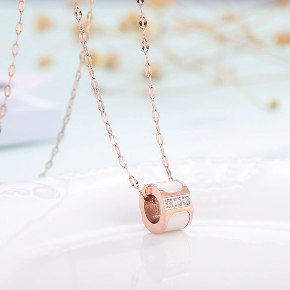 Titanium Steel Geometric Roman Triple Circle Necklace With Diamond Accents Rose Gold Pendant Clavicle Chain Jewelry For Children
