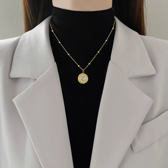 Titanium Steel Geometric Shell Moon Electroplated Unisex Clavicle Necklace