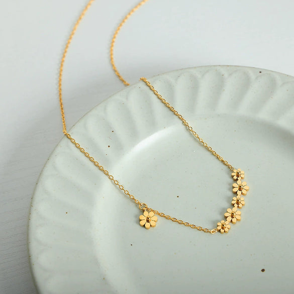 316L Stainless Steel Goldplated Flower Pendant Necklace Jewelry For Women Simple Style