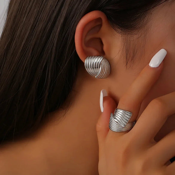 Titanium Steel Hand Polished Electroplated Line Pattern Women's Earrings Simple Design