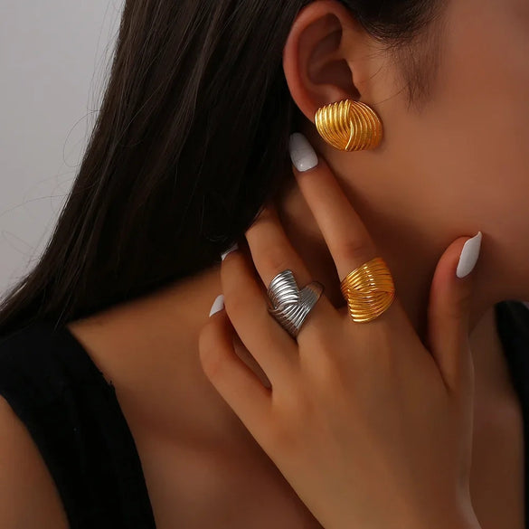 Titanium Steel Hand Polished Electroplated Line Pattern Women's Earrings Simple Design
