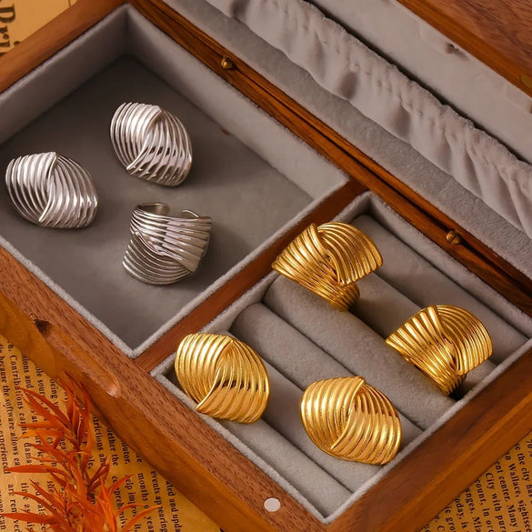 Titanium Steel Hand Polished Electroplated Line Pattern Women's Earrings Simple Design