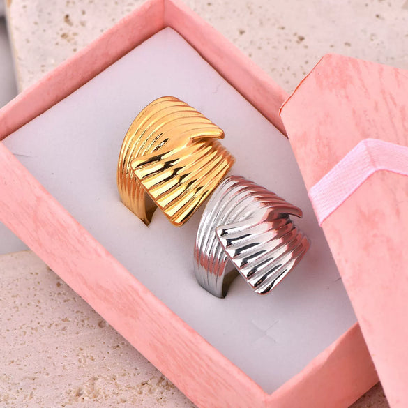 Titanium Steel Handpolished Jewelry Set With Multilayer Texture Scalloped Striped Cross Geometric Style