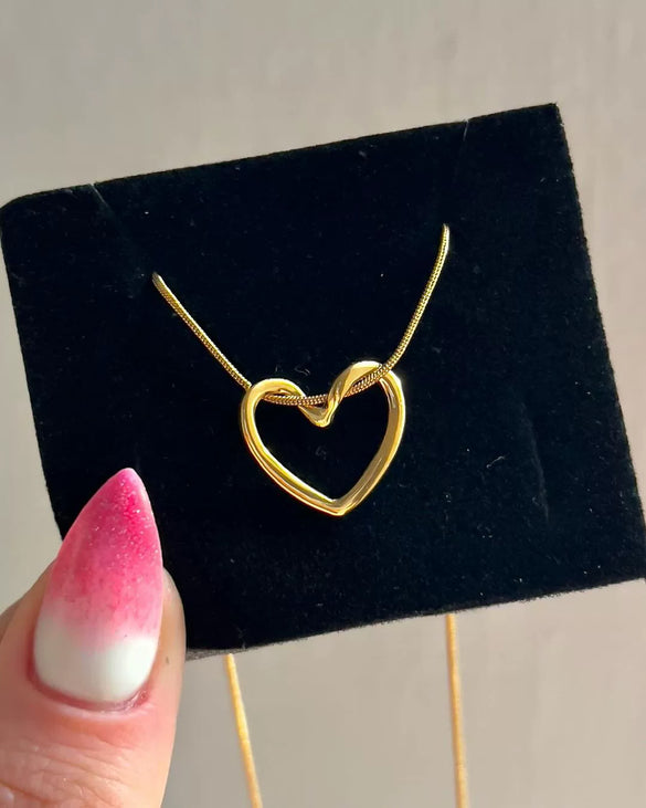 Titanium Steel Heart Hollow Pendant Women's Snake Bone Chain Necklace With Electroplating Design
