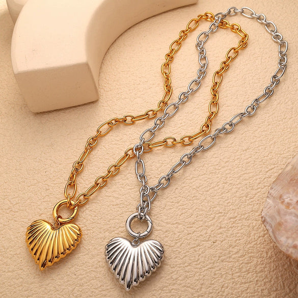 316L Stainless Steel Heart Pattern Necklace Electroplated For Women