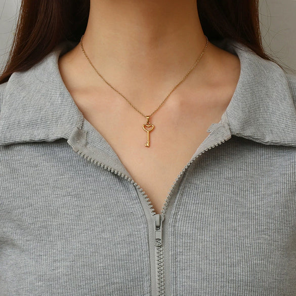 Titanium Steel Heart Shape Love Key Pendant Necklace And Earrings With Electroplating O Chain Women's Fashion Simple Light Luxury Style