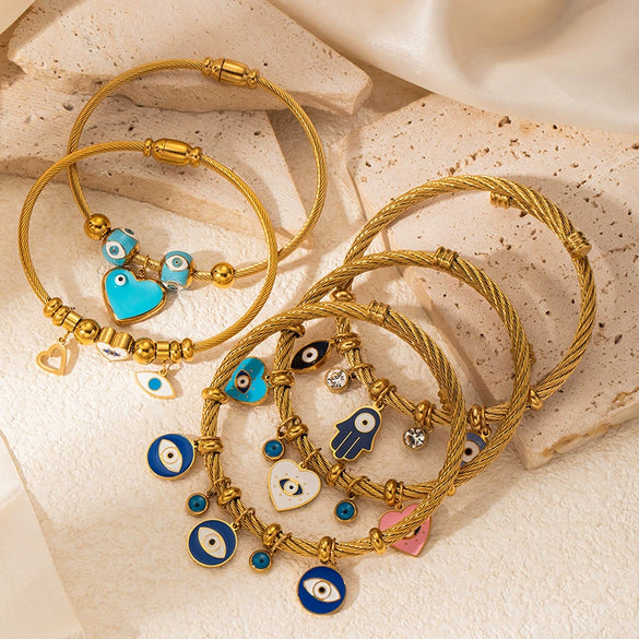Titanium Steel Heart Shape Personality Bracelet With Electroplating
