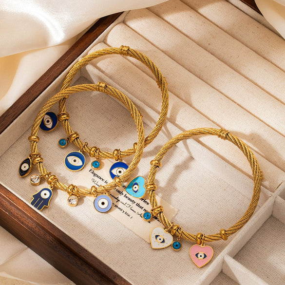 Titanium Steel Heart Shape Personality Bracelet With Electroplating