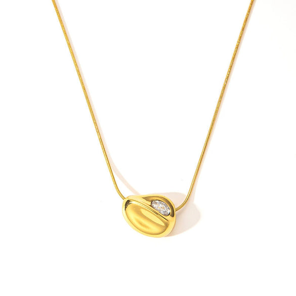 Titanium Steel Heart Shaped Necklace With 18K Gold Plated Electroplating For Women Snake Bone Chain