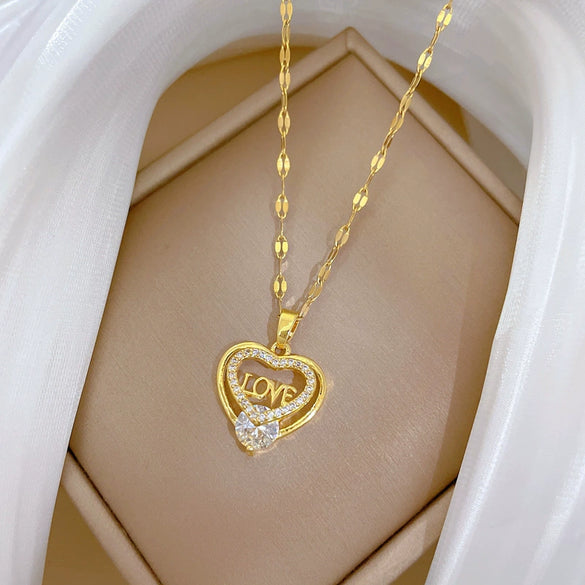 Titanium Steel Heartshaped Clavicle Chain With Copper Pendant And Geometric Pattern And Diamond Design