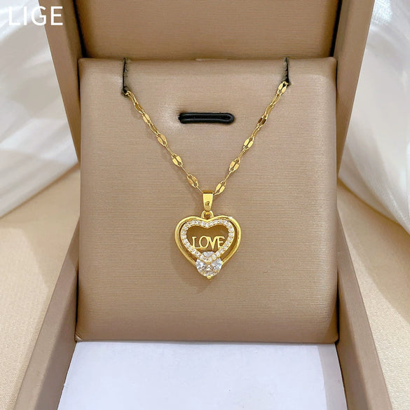 Titanium Steel Heartshaped Clavicle Chain With Copper Pendant And Geometric Pattern And Diamond Design