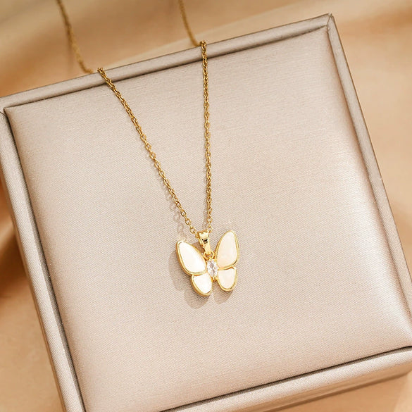 Titanium Steel Insect Pattern Women's Fashion Elegant Clavicle Necklace With Copper Pendant And Electroplating Treatment