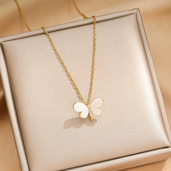 Titanium Steel Insect Pattern Women's Fashion Elegant Clavicle Necklace With Copper Pendant And Electroplating Treatment