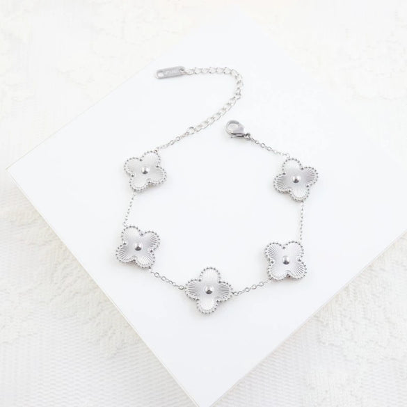 Titanium Steel Jewelry Set With Laser Clover And Plant Flowers Pattern Electroplating Treatment For Women