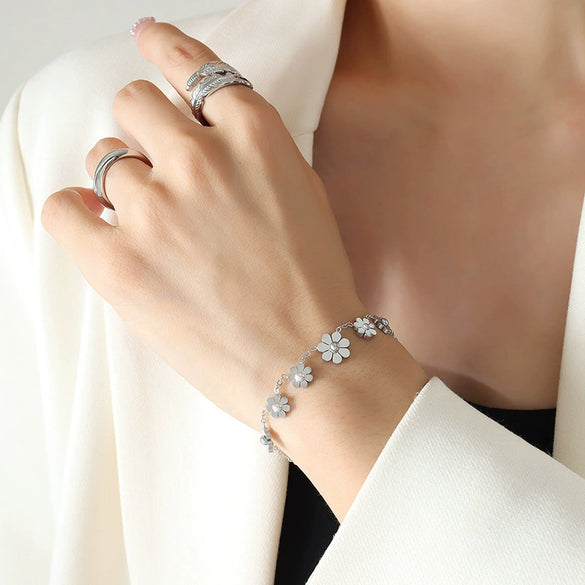 316L Stainless Steel 18K Gold Plated Flower Daisy Women's Bracelet With Electroplating Design