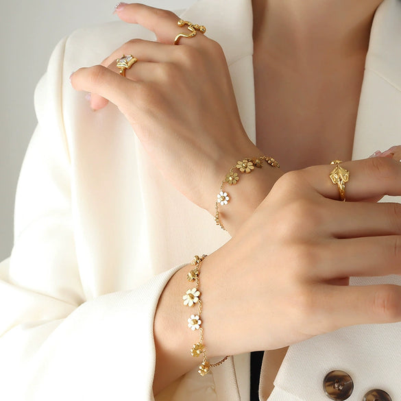 316L Stainless Steel 18K Gold Plated Flower Daisy Women's Bracelet With Electroplating Design